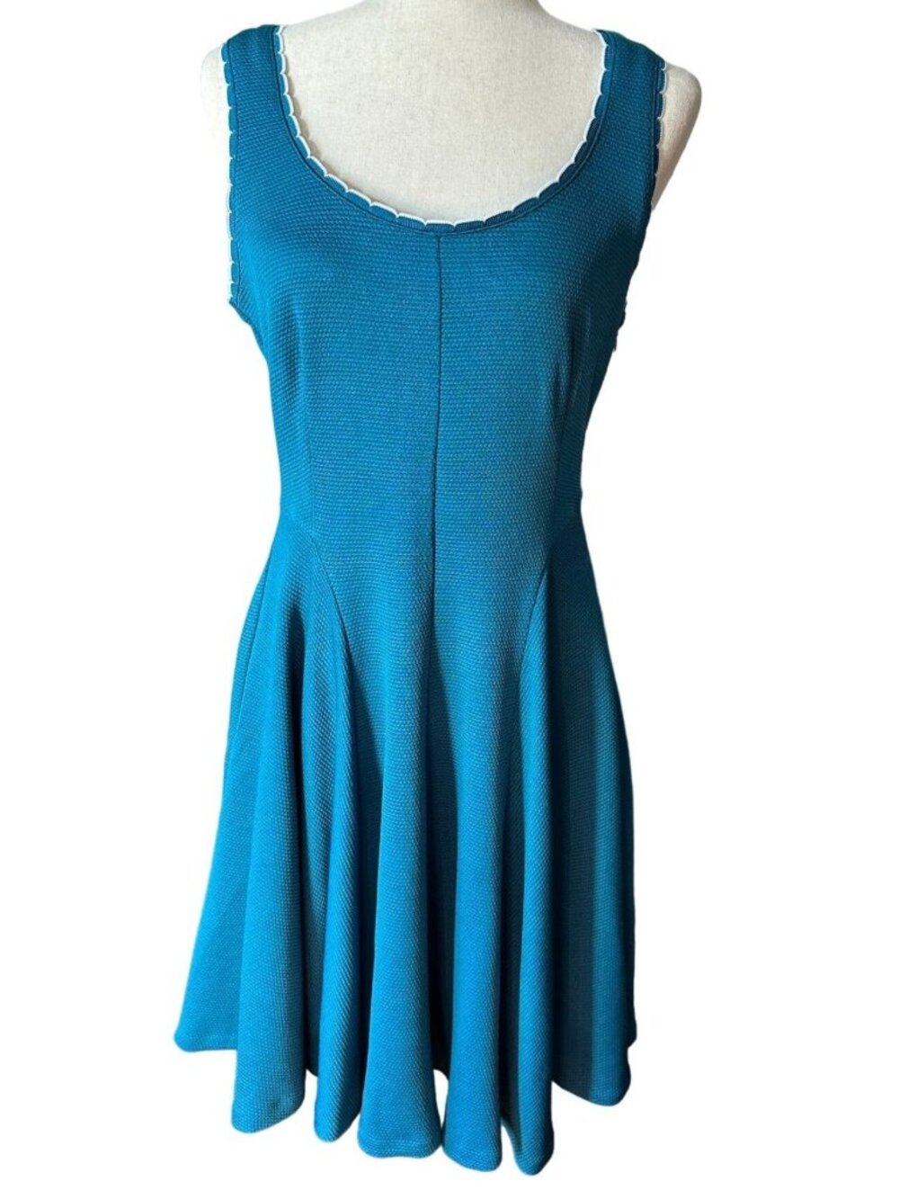 Venus Dress Women M Teal Blue Fit and Flare Knee Length Summer Scallop Trim Text